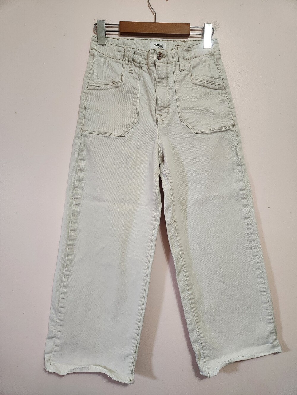 Kensie Vintage Luxe Ecru High Rise Wide Leg Raw Hem Crop Utility Jeans 4/27